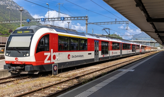 黃金觀景路線列車 Goldenpass Line (Luzern Interlaken Express)